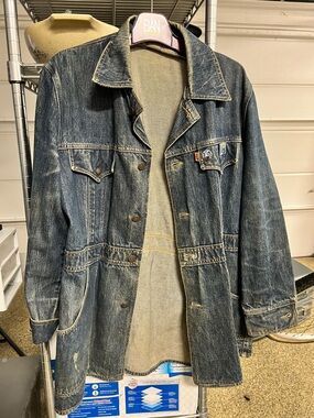 Vintage Levi Denim Trucker Jacket in Washed Blue